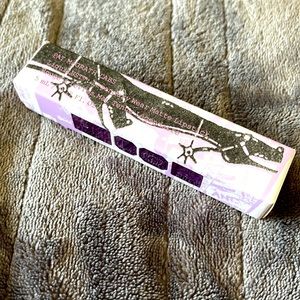 LiquiLUST™: Legendary Wear Lipstick in Flesh 3